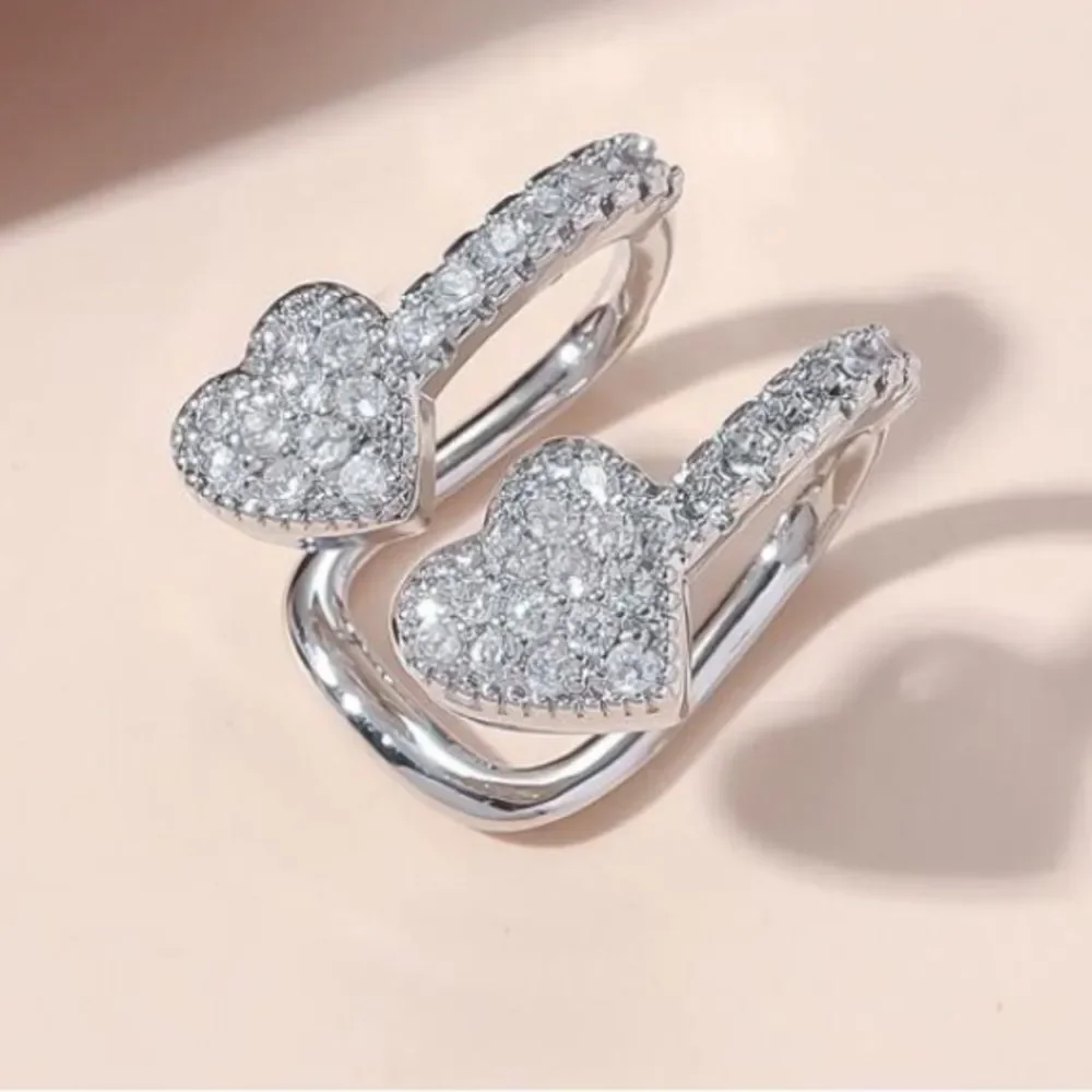 3for$20 1pc Fashionable Double Zirconia Heart Design Simplistic Clip-on Earrings